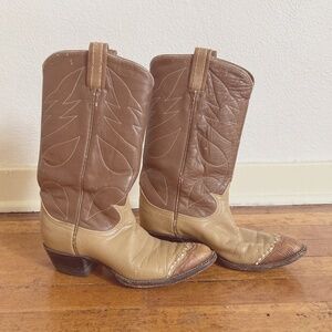 vintage Tony Lama cowboy boots, size 7